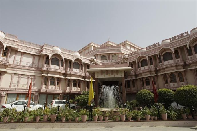 Hotel Raj Vilas Palace